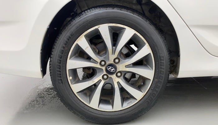 2013 Hyundai Verna FLUIDIC 1.6 CRDI SX, Diesel, Manual, 1,02,258 km, Right Rear Wheel