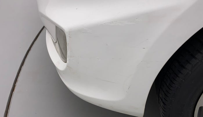 2013 Hyundai Verna FLUIDIC 1.6 CRDI SX, Diesel, Manual, 1,02,258 km, Front bumper - Paint has minor damage