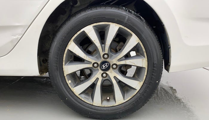 2013 Hyundai Verna FLUIDIC 1.6 CRDI SX, Diesel, Manual, 1,02,258 km, Left Rear Wheel