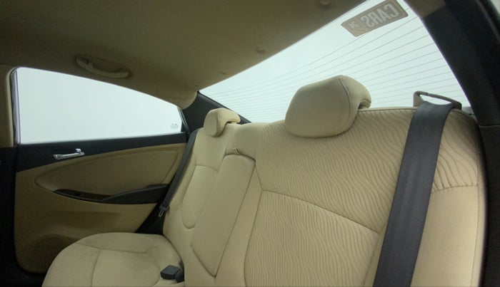 2013 Hyundai Verna FLUIDIC 1.6 CRDI SX, Diesel, Manual, 1,02,258 km, Right Side Rear Door Cabin