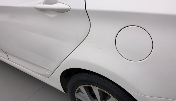 2013 Hyundai Verna FLUIDIC 1.6 CRDI SX, Diesel, Manual, 1,02,258 km, Left quarter panel - Minor scratches