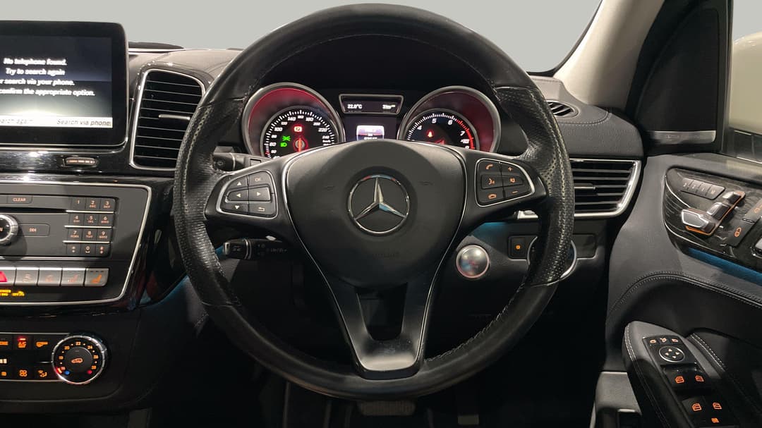 2017 Mercedes-benz GLE 500 E (hybrid), Automatic, 93549 km, Steering Wheel Close-up