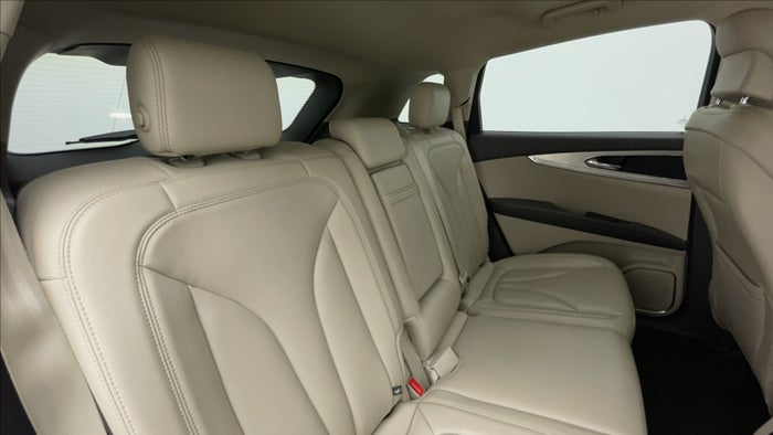 Lincoln Mkx-Right Side Door Cabin View