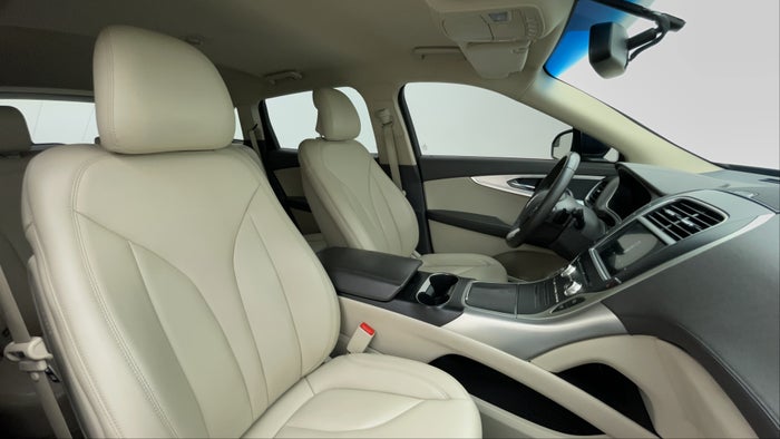 Lincoln Mkx-Right Side Front Door Cabin View