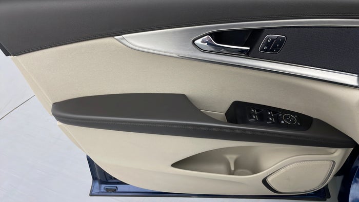 Lincoln Mkx-Driver Side Door Panels Controls