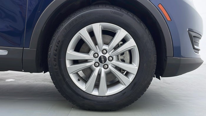 Lincoln Mkx-Right Front Tyre