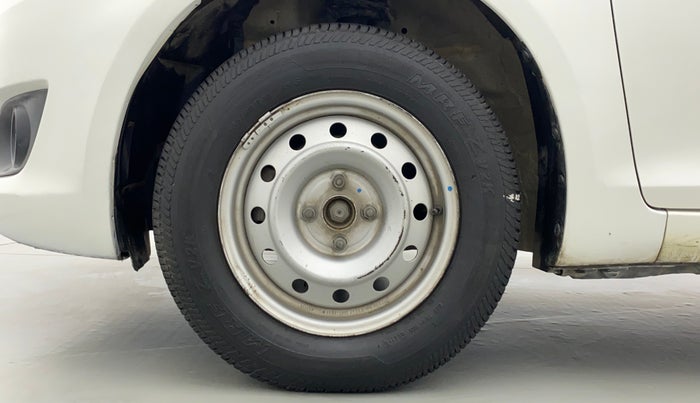 2011 Maruti Swift LXI D, Petrol, Manual, 59,419 km, Left Front Wheel