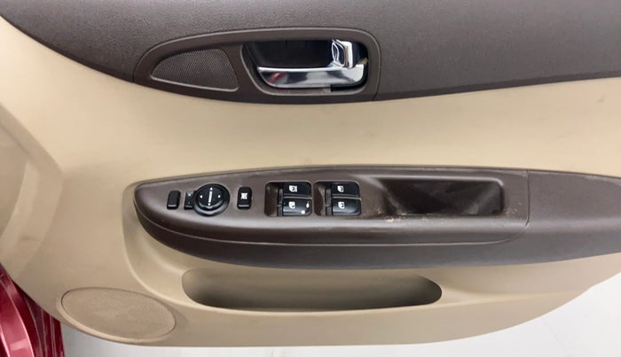 2011 Hyundai i20 SPORTZ 1.2 O, Petrol, Manual, 56,373 km, Driver Side Door Panels Control
