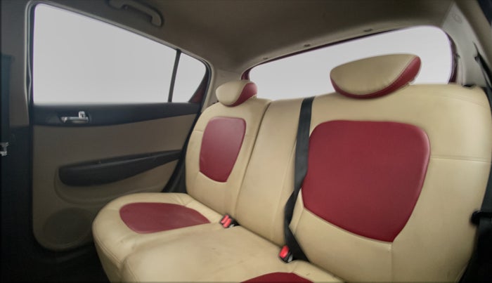 2011 Hyundai i20 SPORTZ 1.2 O, Petrol, Manual, 56,373 km, Right Side Rear Door Cabin View