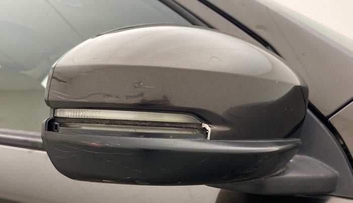 2019 Honda Amaze 1.5L I-DTEC VX CVT, Diesel, Automatic, 83,357 km, Right rear-view mirror - Indicator light has minor damage