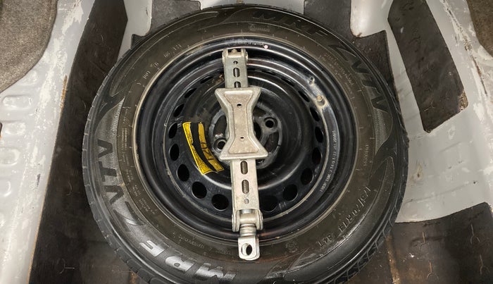 2019 Honda Amaze 1.5L I-DTEC VX CVT, Diesel, Automatic, 83,357 km, Dicky (Boot door) - Tool missing