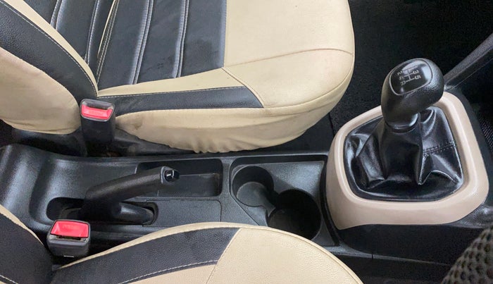 2019 Hyundai Grand i10 MAGNA 1.2 VTVT, Petrol, Manual, 39,910 km, Gear Lever