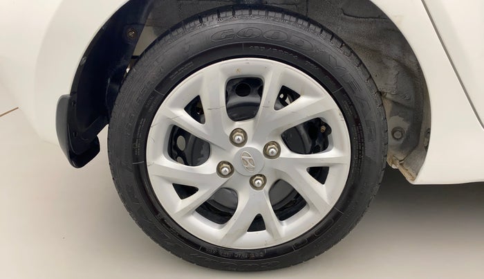 2019 Hyundai Grand i10 MAGNA 1.2 VTVT, Petrol, Manual, 39,910 km, Right Rear Wheel