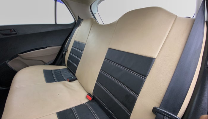 2019 Hyundai Grand i10 MAGNA 1.2 VTVT, Petrol, Manual, 39,910 km, Right Side Door Cabin View