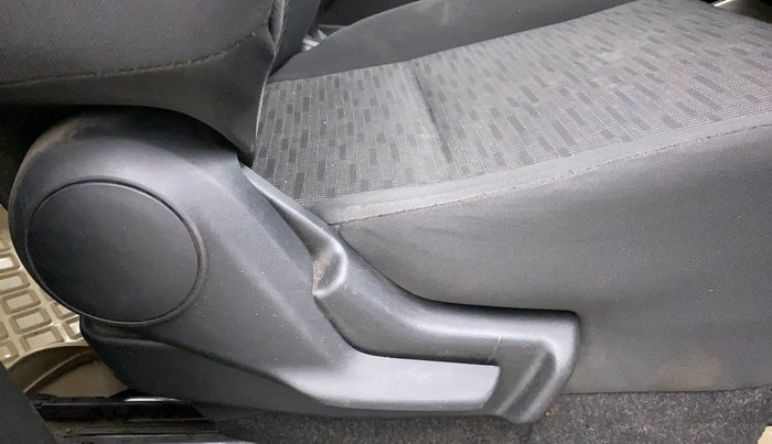 2018 Maruti IGNIS SIGMA 1.2, Petrol, Manual, 35,874 km, Driver Side Adjustment Panel