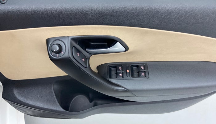 2017 Volkswagen Ameo COMFORTLINE 1.2, Petrol, Manual, 16,763 km, Driver Side Door Panels Control