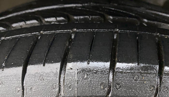 2015 Honda Jazz 1.5 V I DTEC, Diesel, Manual, 98,051 km, Left Front Tyre Tread
