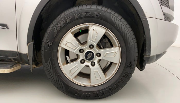 2015 Mahindra XUV500 W8, Diesel, Manual, 97,661 km, Right Front Wheel
