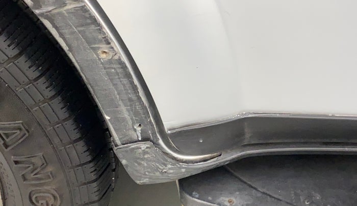 2015 Mahindra XUV500 W8, Diesel, Manual, 97,661 km, Right running board - Cladding has minor damage