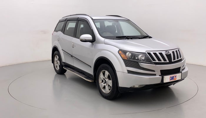 2015 Mahindra XUV500 W8, Diesel, Manual, 97,661 km, Right Front Diagonal