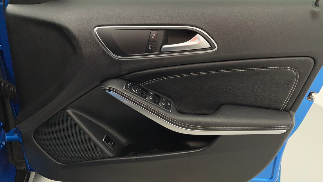 2016 Mercedes-benz GLA 180, Automatic, 99644 km, Speaker View