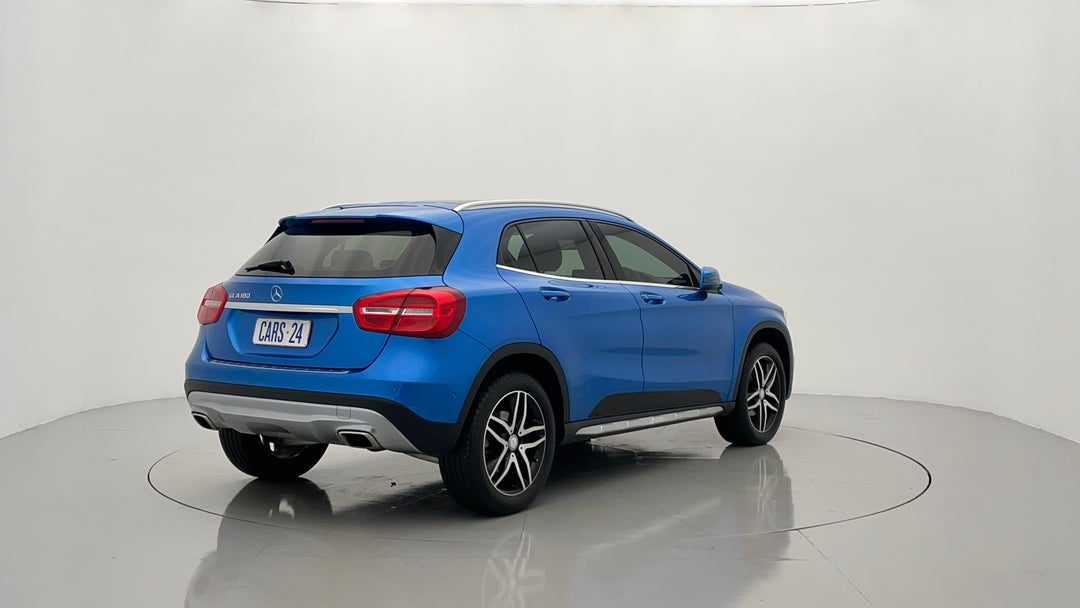 2016 Mercedes-benz GLA 180, Automatic, 99644 km, Right Back Diagonal (45- Degree) View