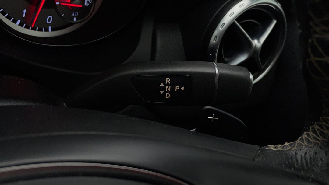 2016 Mercedes-benz GLA 180, Automatic, 99644 km, Gear Lever 