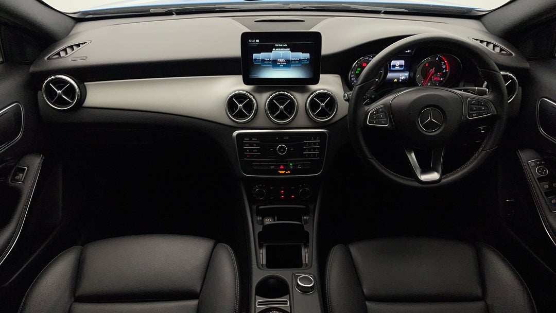 2016 Mercedes-benz GLA 180, Automatic, 99644 km, Center Console