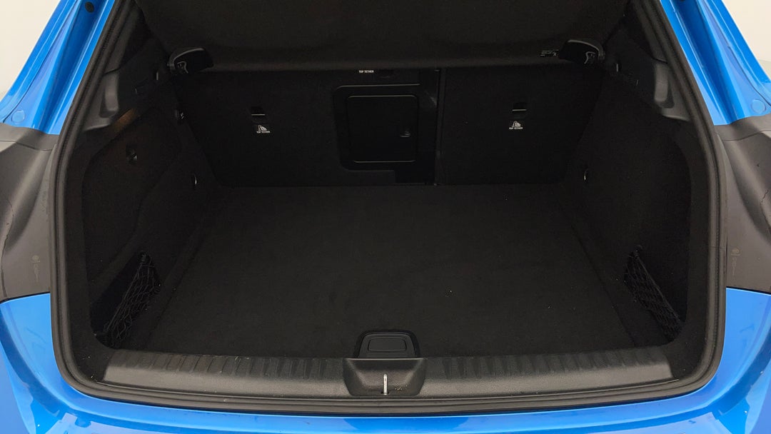 2016 Mercedes-benz GLA 180, Automatic, 99644 km, Boot Inside View