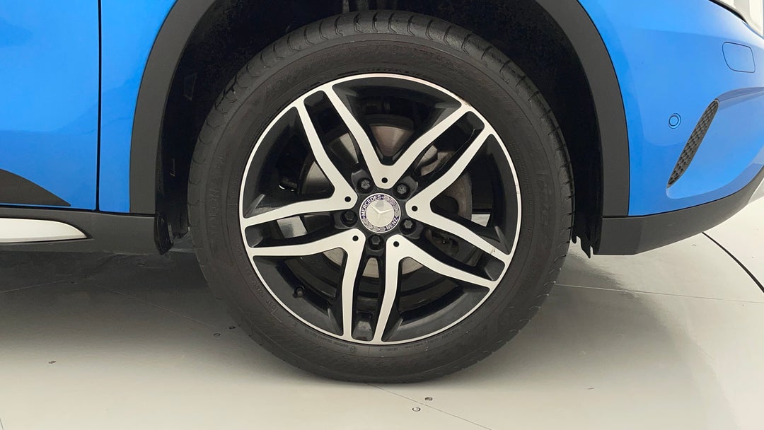 2016 Mercedes-benz GLA 180, Automatic, 99644 km, Right Front Wheel