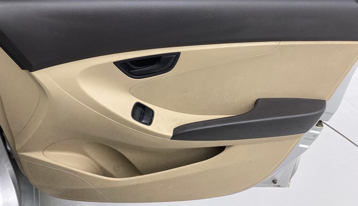 2015 Hyundai Eon ERA PLUS, CNG, Manual, 53,594 km, Driver Side Door Panels Control