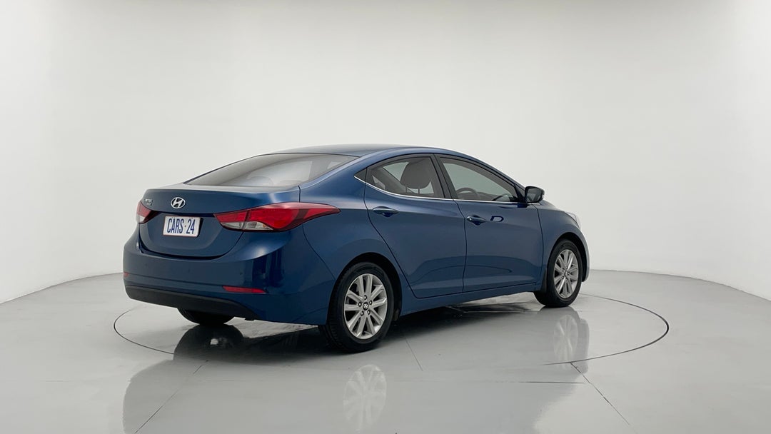 Right Back Diagonal (45- Degree) View