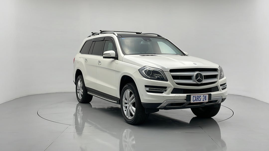 Right Front Diagonal (45- Degree) View