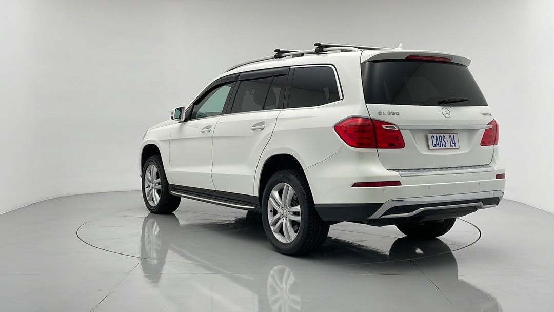 Left Back Diagonal (45- Degree) View