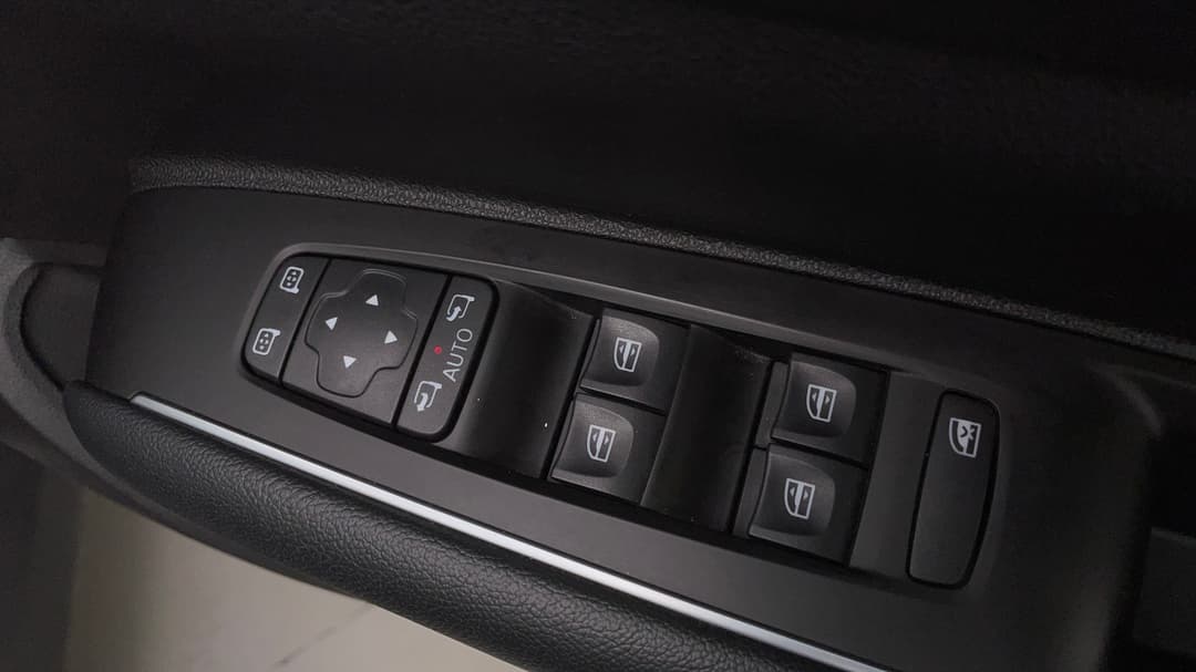 2022 Renault Koleos Zen (4x2), Automatic, 62309 km, Drivers Side Door Panel Controls