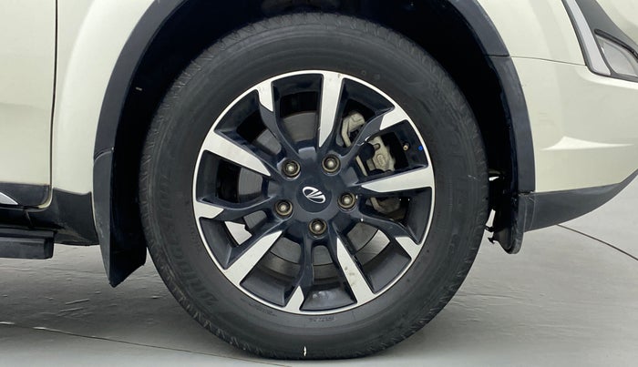 2019 Mahindra XUV500 W11 (O), Diesel, Manual, 29,847 km, Right Front Wheel