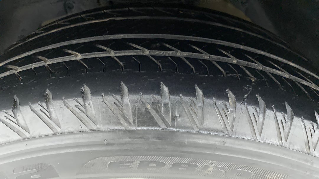 Left Front Tyre Tread