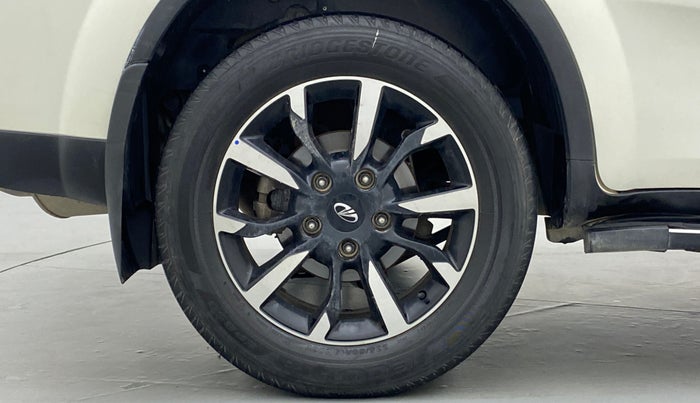 2019 Mahindra XUV500 W11 (O), Diesel, Manual, 29,847 km, Right Rear Wheel