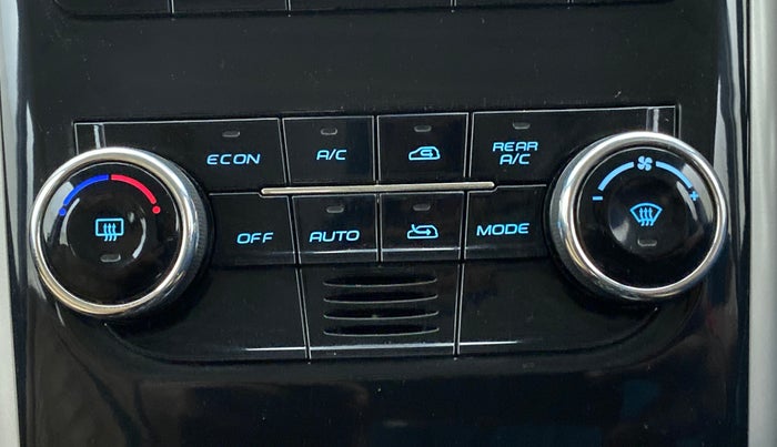 2019 Mahindra XUV500 W11 (O), Diesel, Manual, 29,847 km, Automatic Climate Control