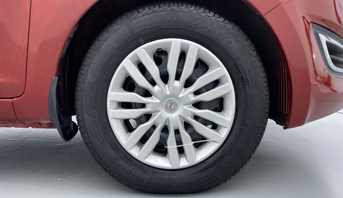 2014 Hyundai i20 MAGNA O 1.2, Petrol, Manual, 30,738 km, Right Front Wheel
