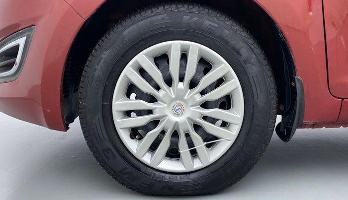 2014 Hyundai i20 MAGNA O 1.2, Petrol, Manual, 30,738 km, Left Front Wheel