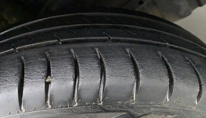 2014 Maruti Wagon R Stingray VXI, Petrol, Manual, 38,677 km, Left Rear Tyre Tread