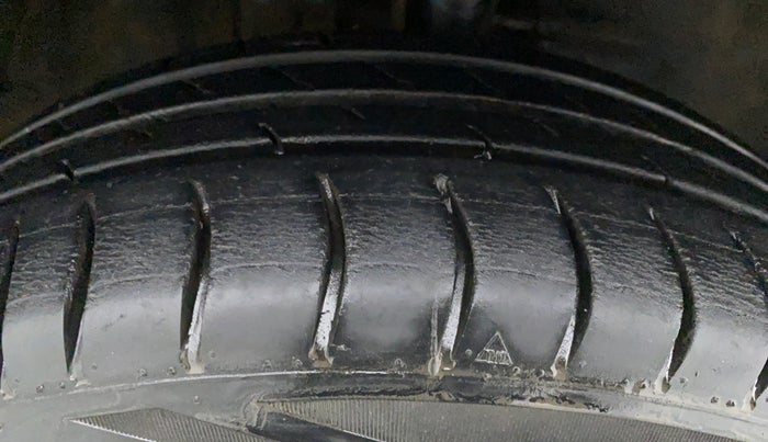 2014 Maruti Wagon R Stingray VXI, Petrol, Manual, 38,677 km, Left Front Tyre Tread