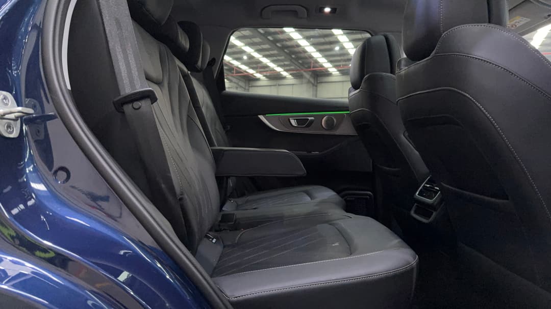 2025 Chery Tiggo 8 Pro Max Ultimate AWD, Automatic, 8699 km, Right Side Rear Door Cabin View