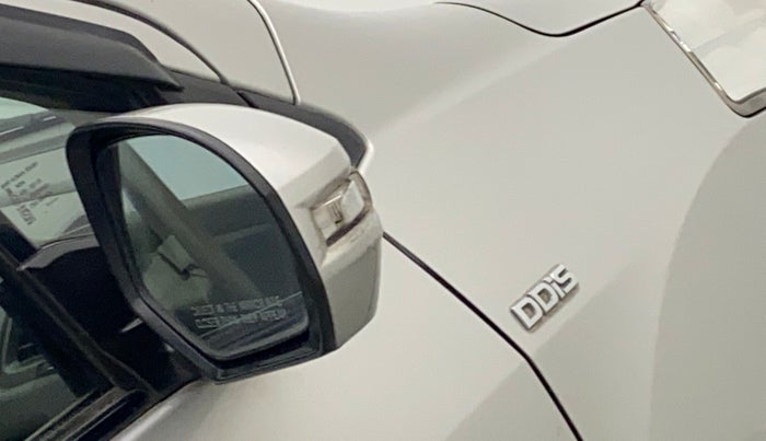 2012 Maruti Ertiga VDI, Diesel, Manual, 76,191 km, Right rear-view mirror - Indicator light has minor damage