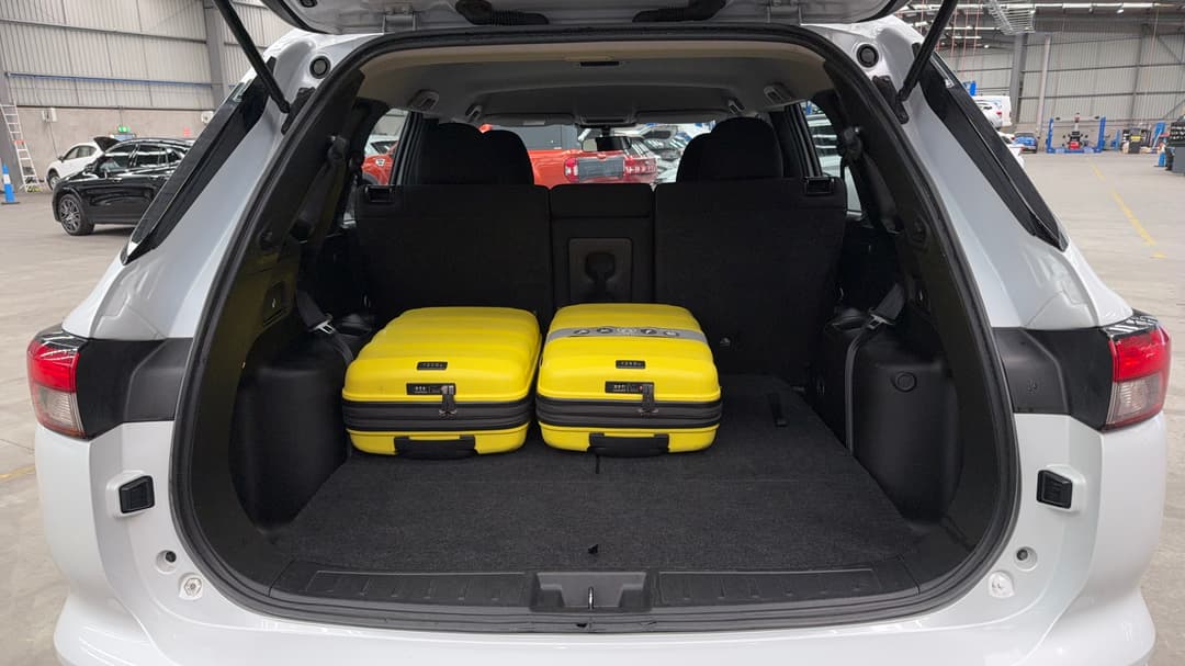 2024 Mitsubishi Outlander Es 7 Seat (2WD), Automatic, 55158 km, Boot Inside View with Luggage