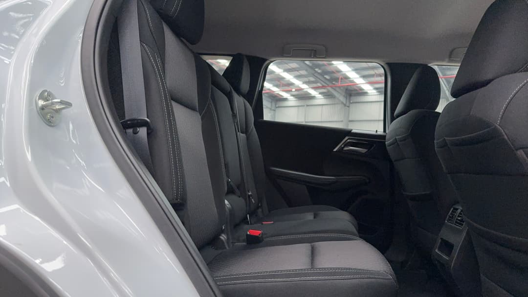 2024 Mitsubishi Outlander Es 7 Seat (2WD), Automatic, 55158 km, Right Side Rear Door Cabin View