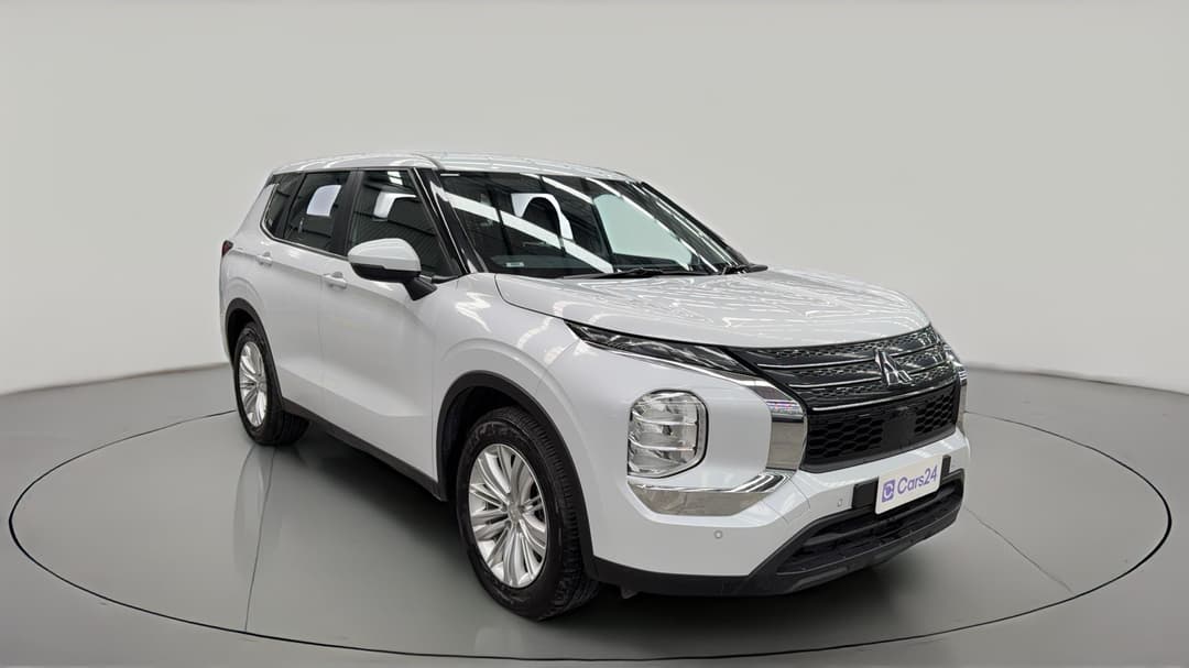2024 Mitsubishi Outlander Es 7 Seat (2WD), Automatic, 55158 km, Right Front Diagonal (45- Degree) View