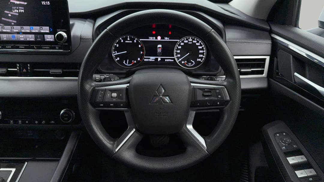 2024 Mitsubishi Outlander Es 7 Seat (2WD), Automatic, 55158 km, Steering Wheel Close-up