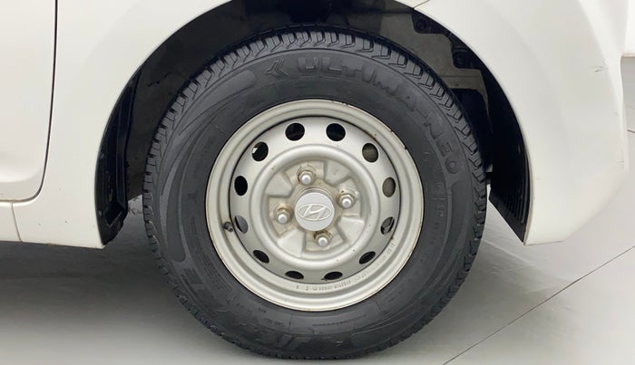 2016 Hyundai Eon ERA +, Petrol, Manual, 22,837 km, Right Front Wheel